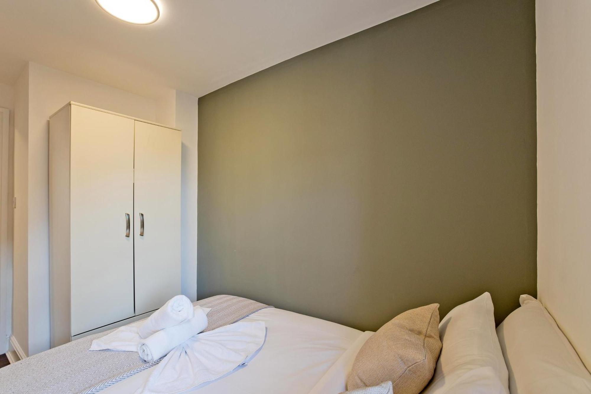 Imperial Corner House-Whitechapel Apartment London Bagian luar foto